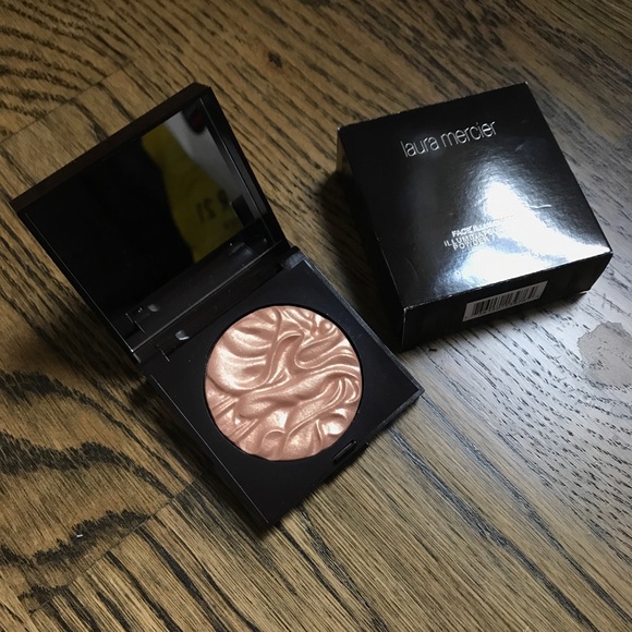 Laura Mercier Face Illuminator - Indiscretion - Picture 5 of 8